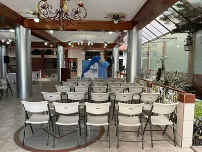 Mobiliario del salón para actividad de enfermería (2)